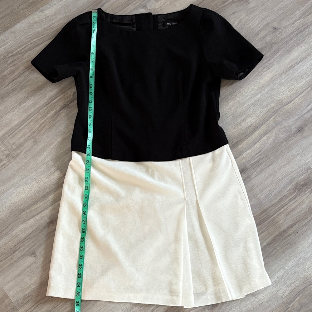 White House Black and White Short Sleeve Dress Size 12